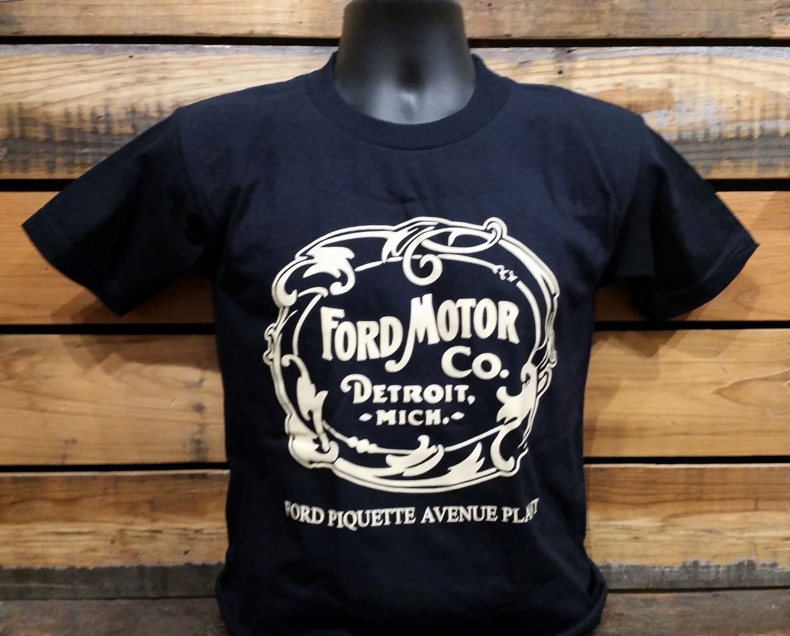 Onnodig Onschuldig Ontcijferen Ford Motor Company Vintage Logo T-Shirt | Ford Piquette Avenue Plant